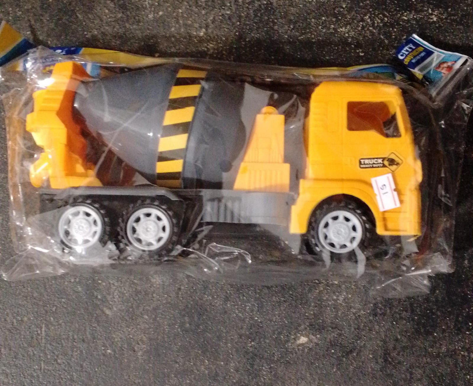 TRUCK WITH Cement mix