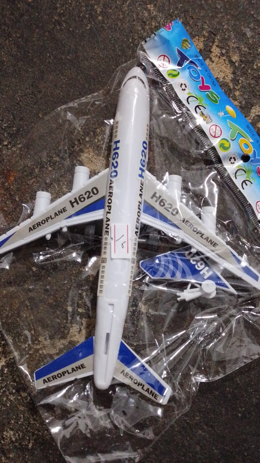 Plane ( 819)